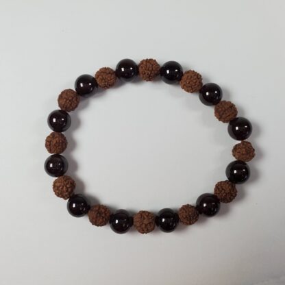 bracelet grenat et graine de rudraksha
