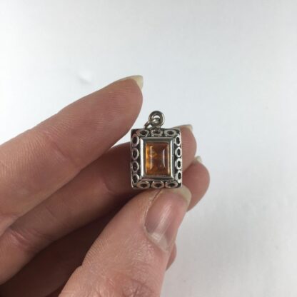 Pendentif ambre